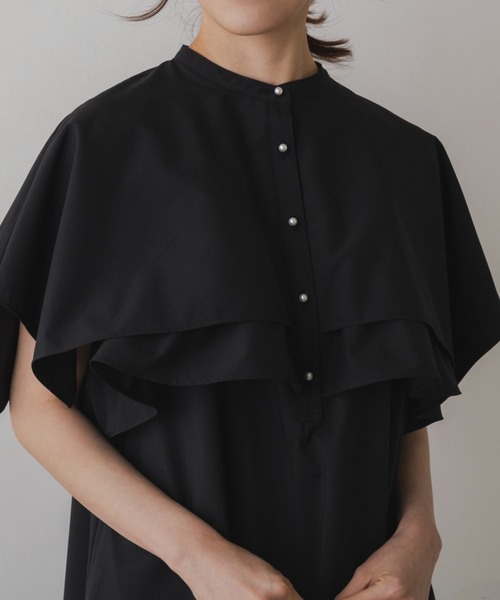 Sono(ソーノ)の「撥水/ストレッチ/ご自宅でお洗濯可能/UVカット【新作6/19発売】【SONO/ソーノ】【PLUVIOPHILE COL.】ダブルフリルケープワンピース(ワンピース・レディース・ネイビー/ブラック・F)」の15枚目の写真