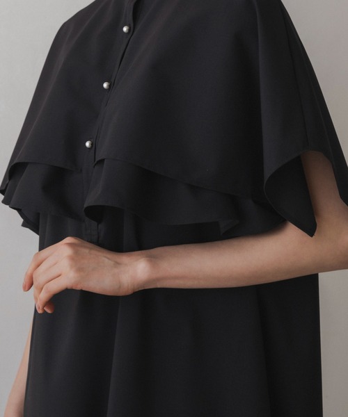 Sono(ソーノ)の「撥水/ストレッチ/ご自宅でお洗濯可能/UVカット【新作6/19発売】【SONO/ソーノ】【PLUVIOPHILE COL.】ダブルフリルケープワンピース(ワンピース・レディース・ネイビー/ブラック・F)」の18枚目の写真