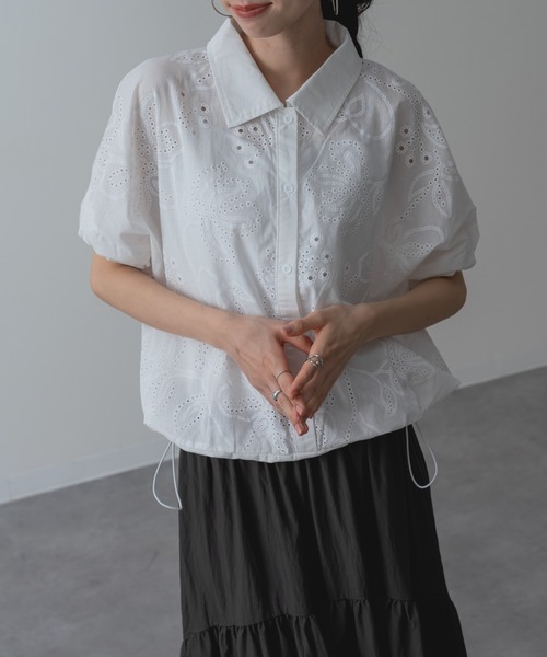 refinedworks(リファインドワークス)の「【refinedworks】贅沢 カットワーク 刺繍 ブラウス(シャツ/ブラウス・レディース・ブラック/ホワイト・FREE)」の2枚目の写真
