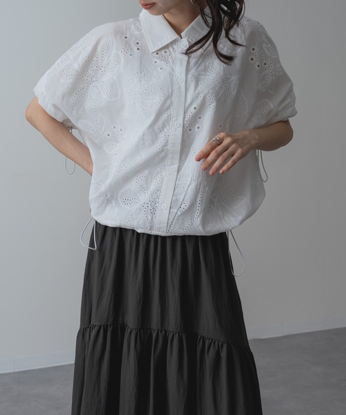 refinedworks(リファインドワークス)の「【refinedworks】贅沢 カットワーク 刺繍 ブラウス(シャツ/ブラウス・レディース・ブラック/ホワイト・FREE)」の4枚目の写真