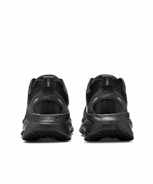 NIKE(ナイキ)の「ナイキ ボメロ 18 メンズ ロード ランニングシューズ / Nike Vomero 18 Men's Road Running Shoes HM6803-005 Black(スニーカー・メンズ・ブラック・30.5/30/29.5/29/28.5/28/27.5/27/26.5/26/25.5/25/24.5/24)」の5枚目の写真