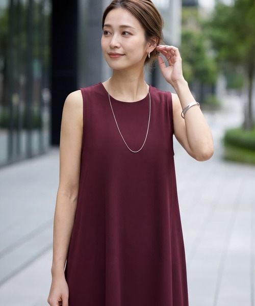 STYLE DELI(スタイルデリ)の「接触冷感スムースカットノースリワンピース(ワンピース・レディース・ブラック/ダークパープル・01/02)」の3枚目の写真