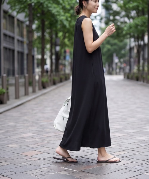 STYLE DELI(スタイルデリ)の「接触冷感スムースカットノースリワンピース(ワンピース・レディース・ブラック/ダークパープル・01/02)」の10枚目の写真