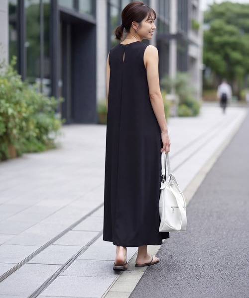 STYLE DELI(スタイルデリ)の「接触冷感スムースカットノースリワンピース(ワンピース・レディース・ブラック/ダークパープル・01/02)」の11枚目の写真