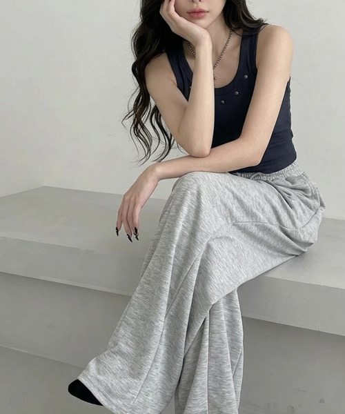 VIVID LADY(ビビッドレディー)の「スタッズ リブタンクトップ ノースリーブトップス(タンクトップ・レディース・チャコールグレー/ブラック/アイボリー・FREE)」の14枚目の写真