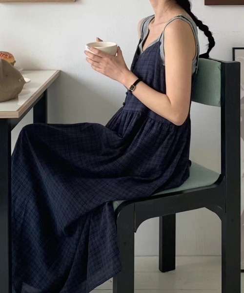 YUGA(ユーガ)の「YUGA_YGMC Korean-style Checked camisole dress(ワンピース・レディース・ホワイト/ネイビー・FREE)」の15枚目の写真