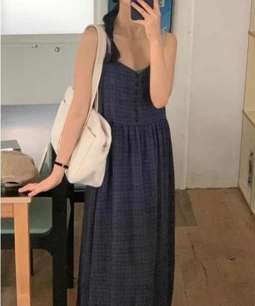 YUGA(ユーガ)の「YUGA_YGMC Korean-style Checked camisole dress(ワンピース・レディース・ホワイト/ネイビー・FREE)」の14枚目の写真