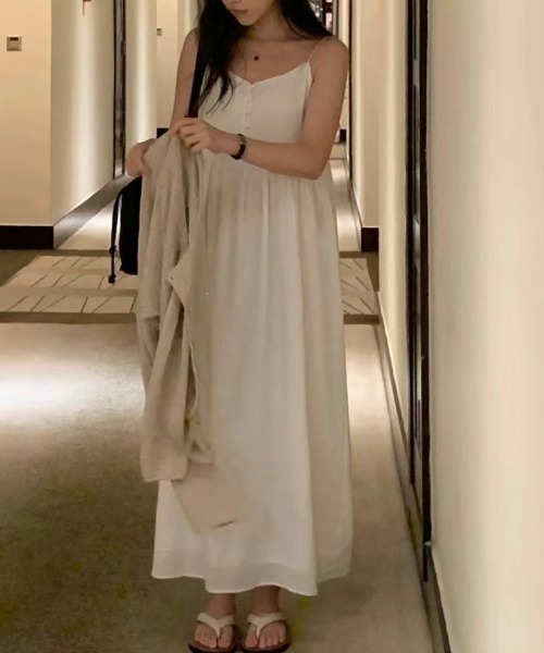 YUGA(ユーガ)の「YUGA_YGMC Korean-style Checked camisole dress(ワンピース・レディース・ホワイト/ネイビー・FREE)」の4枚目の写真