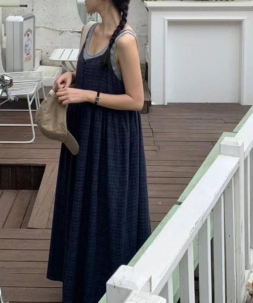 YUGA(ユーガ)の「YUGA_YGMC Korean-style Checked camisole dress(ワンピース・レディース・ホワイト/ネイビー・FREE)」の17枚目の写真
