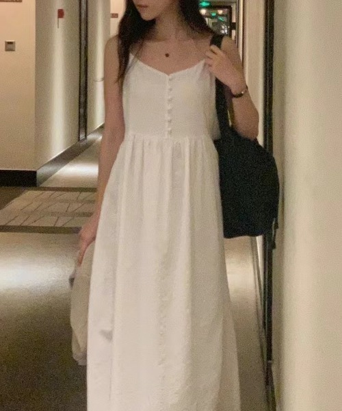 YUGA(ユーガ)の「YUGA_YGMC Korean-style Checked camisole dress(ワンピース・レディース・ホワイト/ネイビー・FREE)」の11枚目の写真