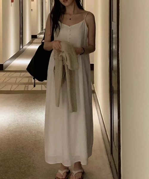 YUGA(ユーガ)の「YUGA_YGMC Korean-style Checked camisole dress(ワンピース・レディース・ホワイト/ネイビー・FREE)」の7枚目の写真
