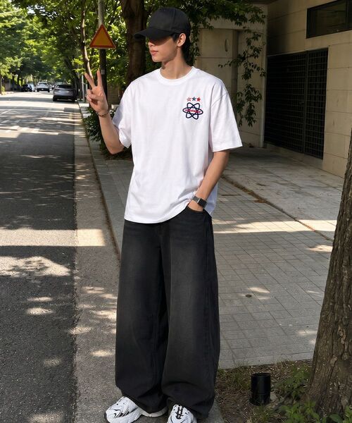 ARTISTWEAR（アーティストウェア）の「[ATW] アトムスター 半袖Tシャツ - 2COLOR（Tシャツ/カットソー・レディース・ブラック/ホワイト・XXXX-LARGE/XX-LARGE/X-LARGE/LARGE/MEDIUM/SMALL）」の6枚目の写真