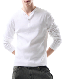 LEARVE（ルアブ）の「デイビッド Vネック スナップ ヘンリーネック ロングスリーブ ホワイト（Tシャツ/カットソー）」
