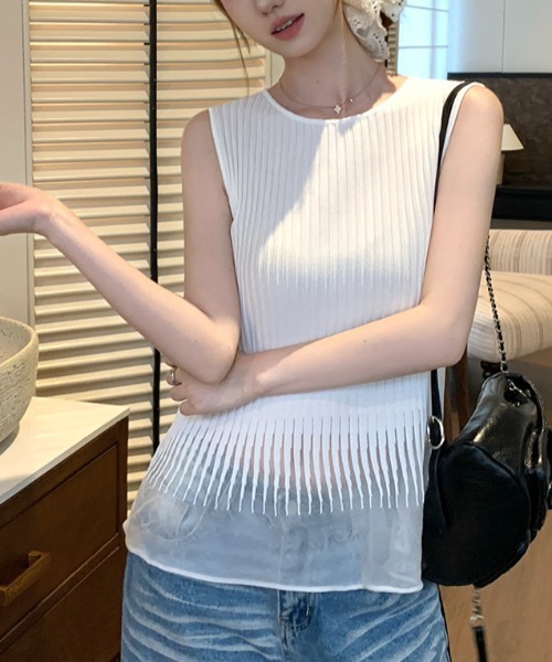 LUCPY(ラクピー)の「シアーペプラムリブニットトップス(その他トップス・レディース・ホワイト/グレー/ベージュ/ブラック・FREE)」の1枚目の写真