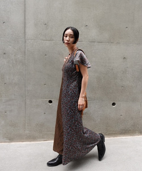 Ameri(アメリ)の「LOUISE PATTERN DOCKING DRESS(ドレス・レディース・ブラウン/ネイビー・MEDIUM/SMALL)」の11枚目の写真