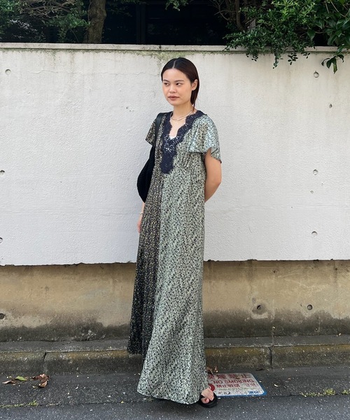 Ameri(アメリ)の「LOUISE PATTERN DOCKING DRESS(ドレス・レディース・ブラウン/ネイビー・MEDIUM/SMALL)」の13枚目の写真