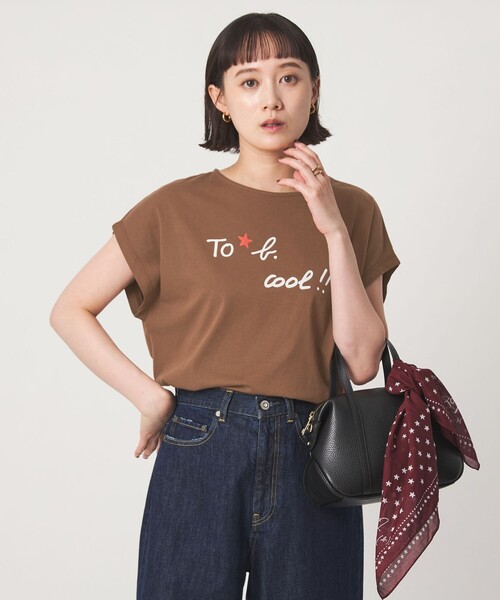 To b. by agnes b.(トゥービーバイアニエスベー)の「<To b. by agnes b.コラボ>ロゴ フレンチスリーブ Tシャツ(Tシャツ/カットソー・レディース・オフホワイト/ブラウン・FREE)」の4枚目の写真