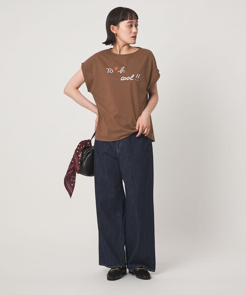 To b. by agnes b.(トゥービーバイアニエスベー)の「<To b. by agnes b.コラボ>ロゴ フレンチスリーブ Tシャツ(Tシャツ/カットソー・レディース・オフホワイト/ブラウン・FREE)」の9枚目の写真