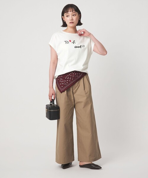 To b. by agnes b.(トゥービーバイアニエスベー)の「<To b. by agnes b.コラボ>ロゴ フレンチスリーブ Tシャツ(Tシャツ/カットソー・レディース・オフホワイト/ブラウン・FREE)」の12枚目の写真
