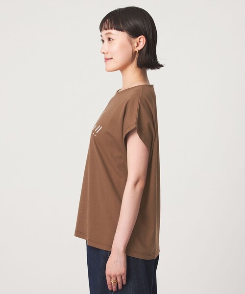 To b. by agnes b.(トゥービーバイアニエスベー)の「<To b. by agnes b.コラボ>ロゴ フレンチスリーブ Tシャツ(Tシャツ/カットソー・レディース・オフホワイト/ブラウン・FREE)」の14枚目の写真