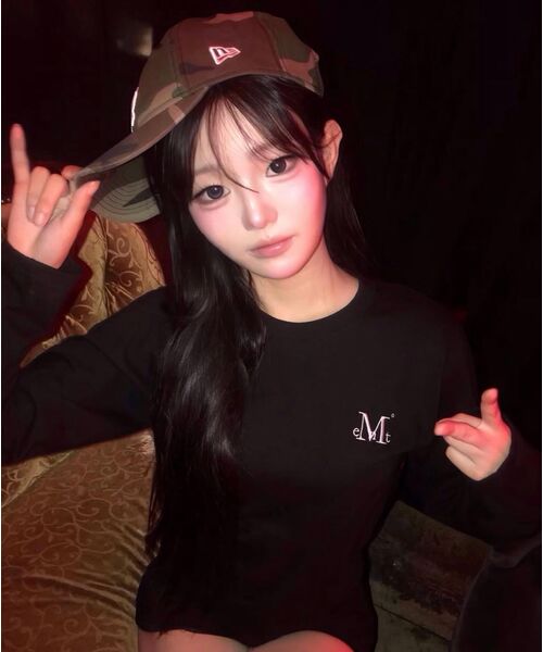MUCENT(ムセント)の「リアムレザーパッチロングスリーブTシャツ(4カラー)(Tシャツ/カットソー・レディース・ブラック/ホワイト/ネイビー/ライトグレー・FREE)」の16枚目の写真