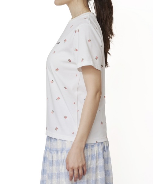 Cath Kidston（キャスキッドソン）の「フラワープリントベーシックTシャツ Rose（Tシャツ/カットソー・レディース・サックスブルー/ホワイト/ライトピンク/ライトイエロー・FREE）」の9枚目の写真