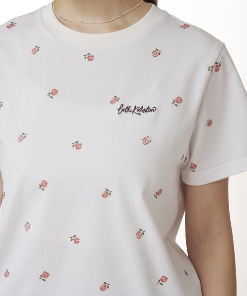 Cath Kidston（キャスキッドソン）の「フラワープリントベーシックTシャツ Rose（Tシャツ/カットソー・レディース・サックスブルー/ホワイト/ライトピンク/ライトイエロー・FREE）」の11枚目の写真