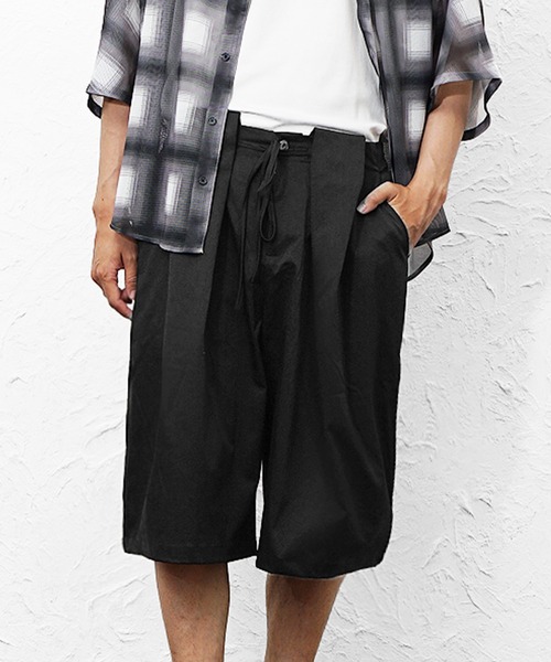 MinoriTY(マイノリティ)の「【MinoriTY】デザインタックワイドショーツ メンズ 夏服 ユニセックス ハーフパンツ(その他パンツ・メンズ・ブラック/カーキ/ベージュ・L/M)」の1枚目の写真
