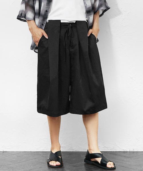 MinoriTY(マイノリティ)の「【MinoriTY】デザインタックワイドショーツ メンズ 夏服 ユニセックス ハーフパンツ(その他パンツ・メンズ・ブラック/カーキ/ベージュ・L/M)」の4枚目の写真