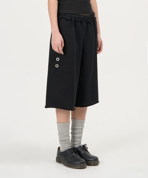 PEPLEE(ペプリー)の「Cut Off Bermuda Sweat Pants (Black)(その他パンツ・レディース・その他・MEDIUM/SMALL/LARGE)」の1枚目の写真
