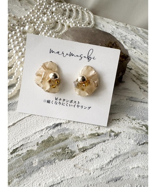 tone（トーン）の「【marumusubi】flowery.viola line mini(MA)（ピアス（両耳用）・レディース・イエロー/パープル/ブルー・FREE）」の3枚目の写真