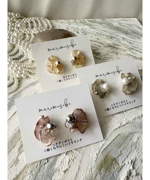 tone（トーン）の「【marumusubi】flowery.viola line mini(MA)（ピアス（両耳用）・レディース・イエロー/パープル/ブルー・FREE）」の5枚目の写真