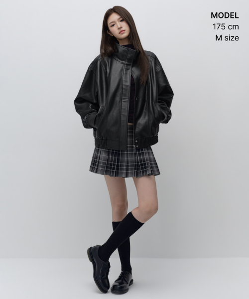 MUSINSA STANDARD WOMAN（ムシンサスタンダードウーマン）の「ウィメンズ シンセティックレザー ハイネック ブルゾンジャケット [ブラック]（ライダースジャケット・レディース・その他・SMALL/MEDIUM/LARGE）」の4枚目の写真