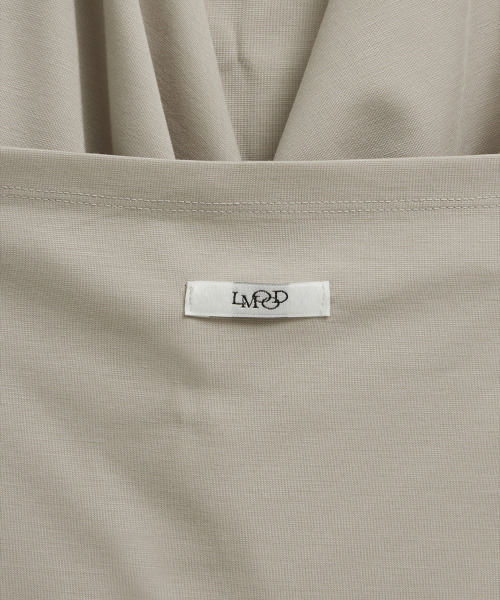 LMOOD WOMEN(エルムード ウーマン)の「マティーニホルタートップグレージュ(Tシャツ/カットソー・レディース・その他・FREE)」の3枚目の写真