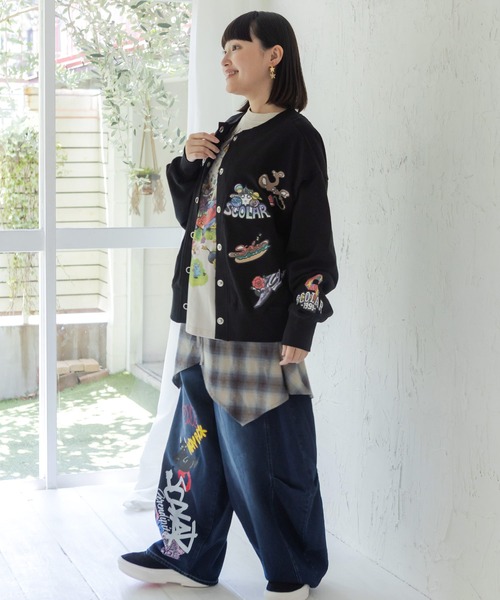 ScoLar(スカラー)の「163650:ワッペン風刺繍 2wayカーディガン(Tシャツ/カットソー・レディース・オートミール/ブラック/パープル・M)」の5枚目の写真
