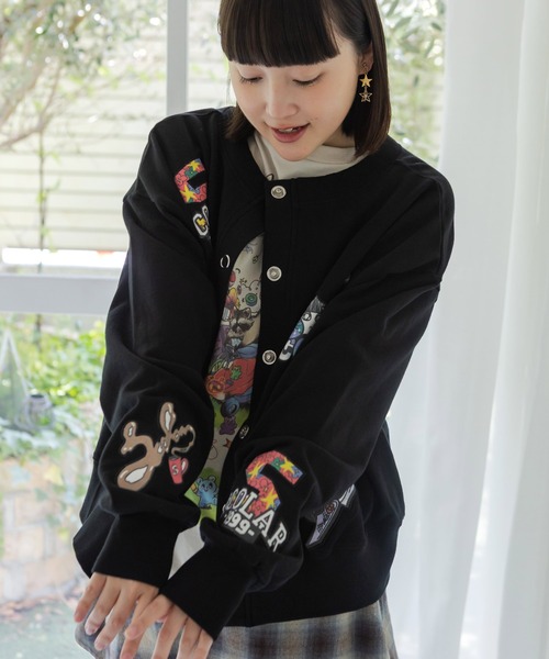 ScoLar(スカラー)の「163650:ワッペン風刺繍 2wayカーディガン(Tシャツ/カットソー・レディース・オートミール/ブラック/パープル・M)」の6枚目の写真