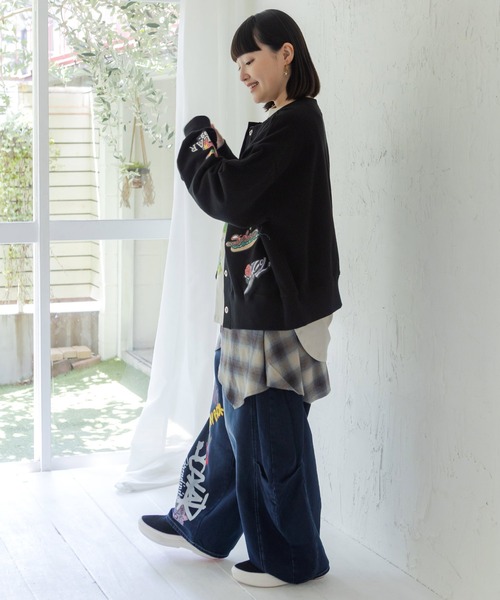 ScoLar(スカラー)の「163650:ワッペン風刺繍 2wayカーディガン(Tシャツ/カットソー・レディース・オートミール/ブラック/パープル・M)」の7枚目の写真