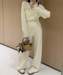 Vネッククロスニットトップス+ワイドパンツセットアップ