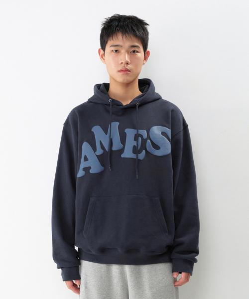 AMESWORLDWIDE(アメスワールドワイド)の「BIG TYPO HOODIE NAVY(パーカー・レディース・その他・SMALL/MEDIUM/LARGE)」の8枚目の写真