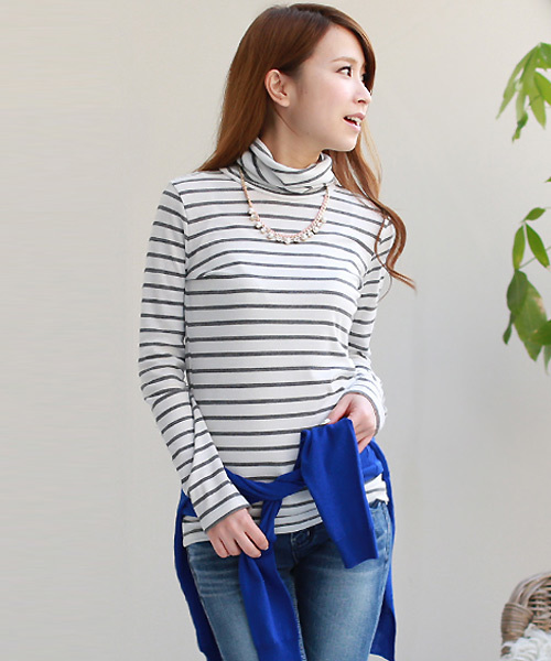 REAL CUBE（リアルキューブ）の「REAL CUBEmade in JAPAN煌めきボーダータートルニット（ニット/セーター・レディース・ホワイト×ブラック/ホワイト系その他/ホワイト×グレー・M/L）」の2枚目の写真