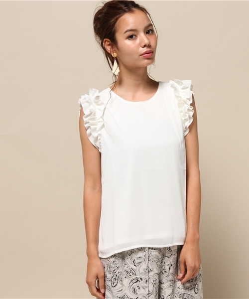 MIIA（ミーア）の「フリルノースリブラウス（シャツ/ブラウス・レディース・ブラック/イエロー/オフホワイト/グリーン/ピンク・FREE）」の14枚目の写真