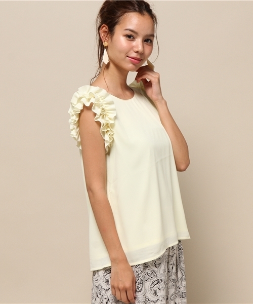 MIIA（ミーア）の「フリルノースリブラウス（シャツ/ブラウス・レディース・ブラック/イエロー/オフホワイト/グリーン/ピンク・FREE）」の4枚目の写真
