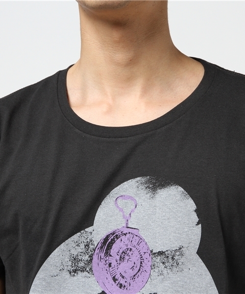 SERENITY.STILLMOMENT（セレニティースティルモーメント）の「EVILDOER SYMBOL Tee（Tシャツ/カットソー・メンズ・ホワイト/チャコールグレー・LARGE/MEDIUM）」の5枚目の写真