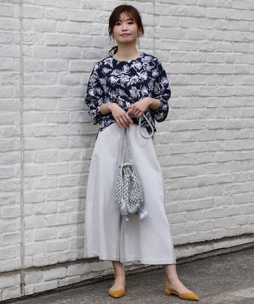 un dix cors（アンディコール）の「中花柄ギャザー袖ブラウス（シャツ/ブラウス・レディース・ネイビー/イエロー・ﾌﾘ-）」の7枚目の写真