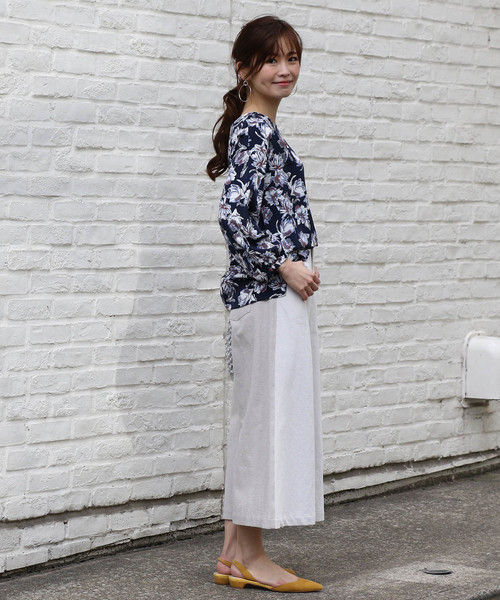 un dix cors（アンディコール）の「中花柄ギャザー袖ブラウス（シャツ/ブラウス・レディース・ネイビー/イエロー・ﾌﾘ-）」の9枚目の写真