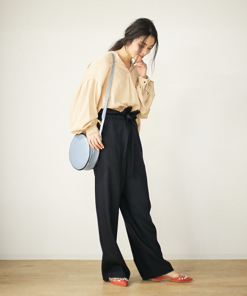 Au BANNISTER(オゥバニスター)の「ビジューセパレートフラットパンプス(パンプス・レディース・ブラック/オレンジ/ベージュ・37/35/38/39/36)」の4枚目の写真