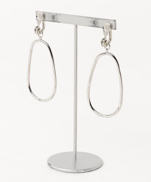 SALON（サロン）の「変形オーバルイヤリング（イヤリング・レディース・シルバー・FREE）」の4枚目の写真