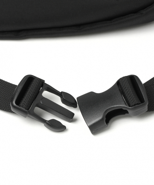 GLOBAL WORK（グローバルワーク）の「LIGHTウェストバッグ/844225（ボディバッグ/ウエストポーチ・メンズ・ブラック/パープル/カーキ/イエロー/オレンジ/ブルー/ベージュ/ライトグレー・FREE）」の17枚目の写真