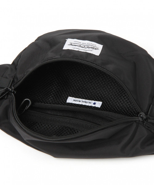 GLOBAL WORK（グローバルワーク）の「LIGHTウェストバッグ/844225（ボディバッグ/ウエストポーチ・メンズ・ブラック/パープル/カーキ/イエロー/オレンジ/ブルー/ベージュ/ライトグレー・FREE）」の19枚目の写真