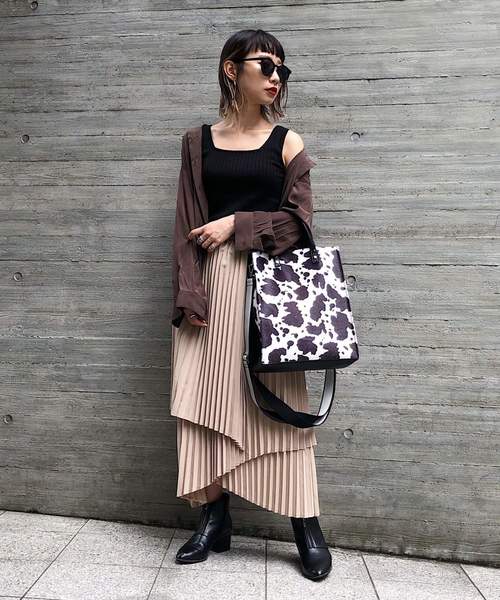 PAGEBOY（ページボーイ）の「ラッププリーツレイヤースカート（スカート・レディース・ブラック/グレイッシュベージュ・FREE）」の14枚目の写真